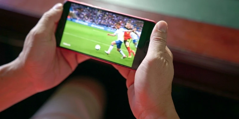 Căng thẳng từng giây phút cùng bóng đá trực tuyến